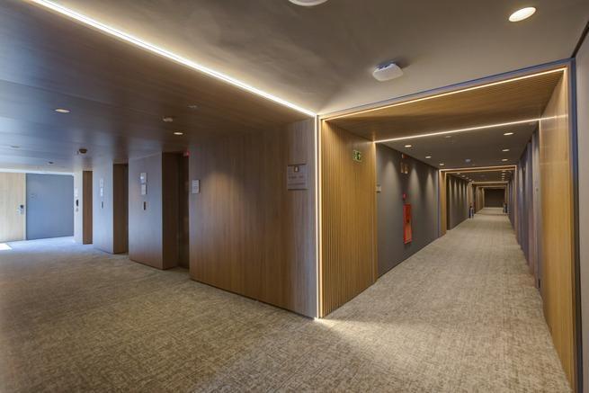 Отель Doubletree By Hilton Порту-Алегри Экстерьер фото Corridor of the hotel